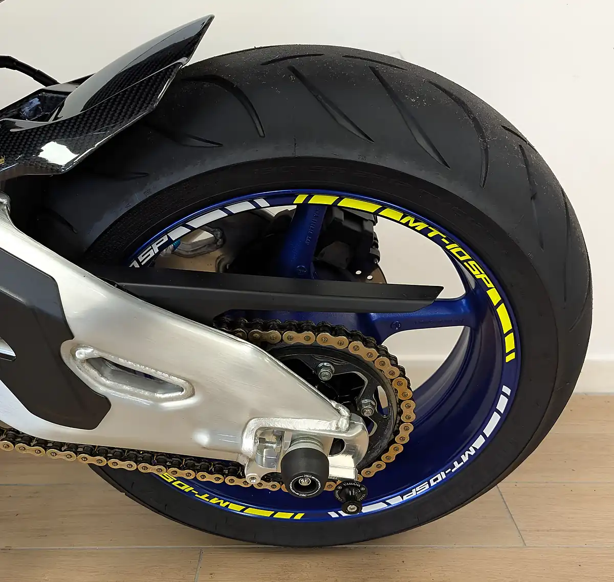 Used 2022 Yamaha MT-10 Sp Hyper-Naked Silver - Interior and Exterior details 14