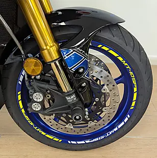 Used 2022 Yamaha MT-10 Sp Hyper-Naked Silver - Interior and Exterior details 17