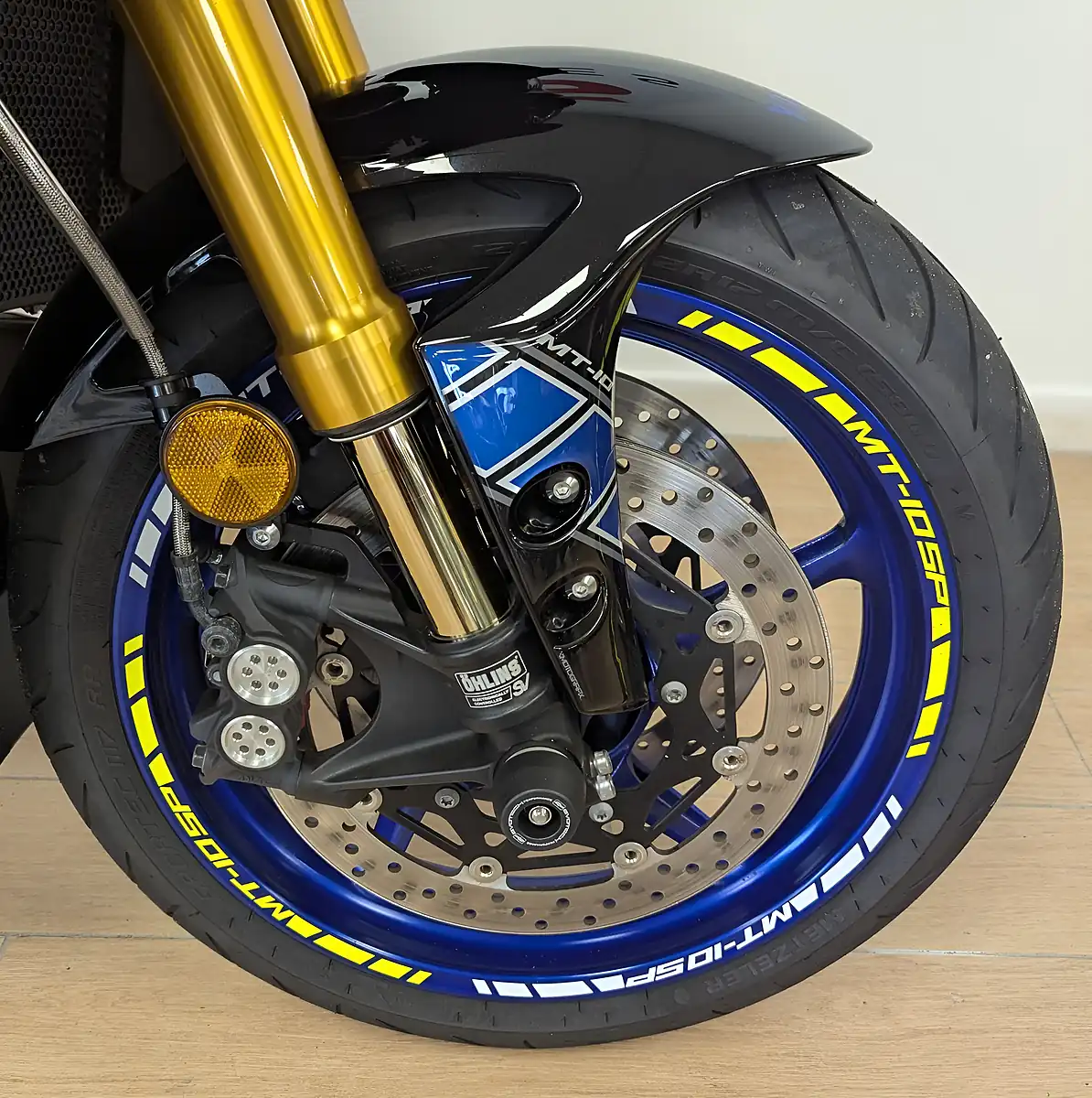 Used 2022 Yamaha MT-10 Sp Hyper-Naked Silver - Interior and Exterior details 17