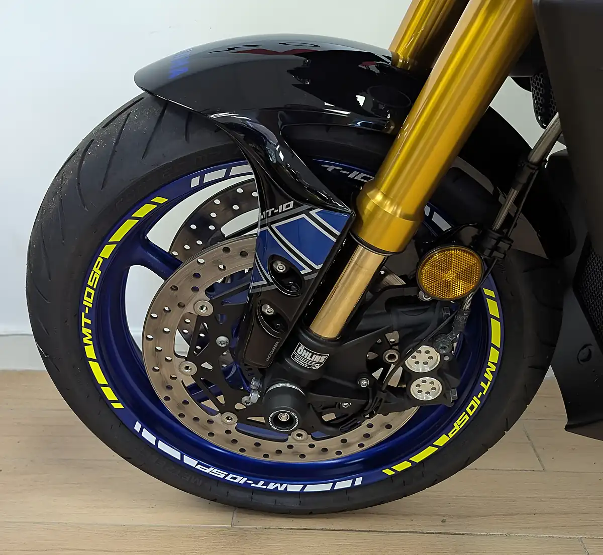Used 2022 Yamaha MT-10 Sp Hyper-Naked Silver - Interior and Exterior details 18