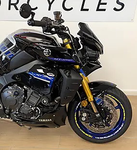 Used 2022 Yamaha MT-10 Sp Hyper-Naked Silver - Interior and Exterior details 19