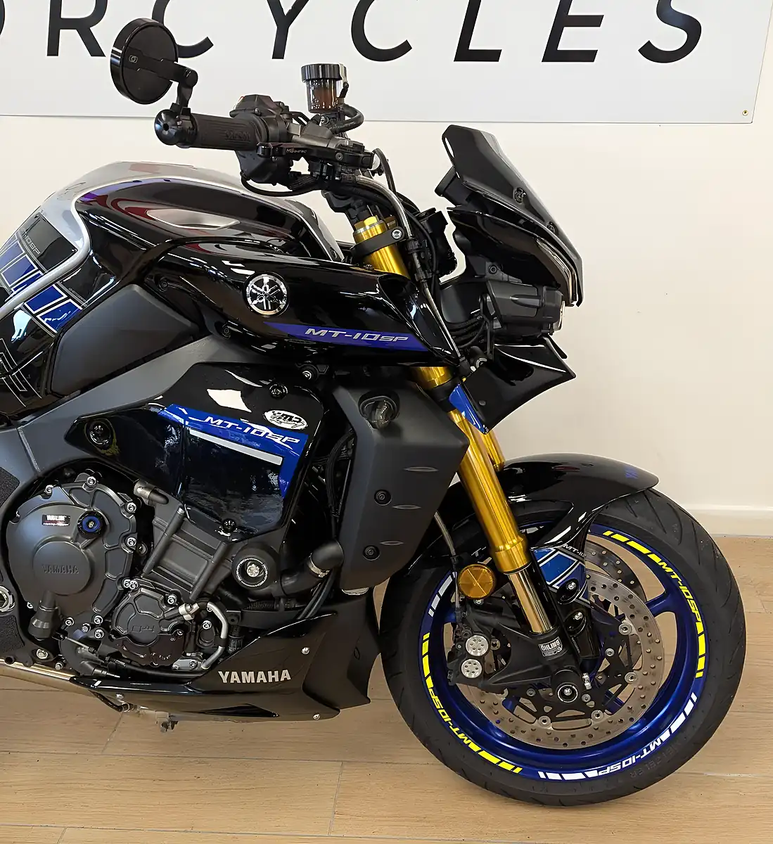 Used 2022 Yamaha MT-10 Sp Hyper-Naked Silver - Interior and Exterior details 19