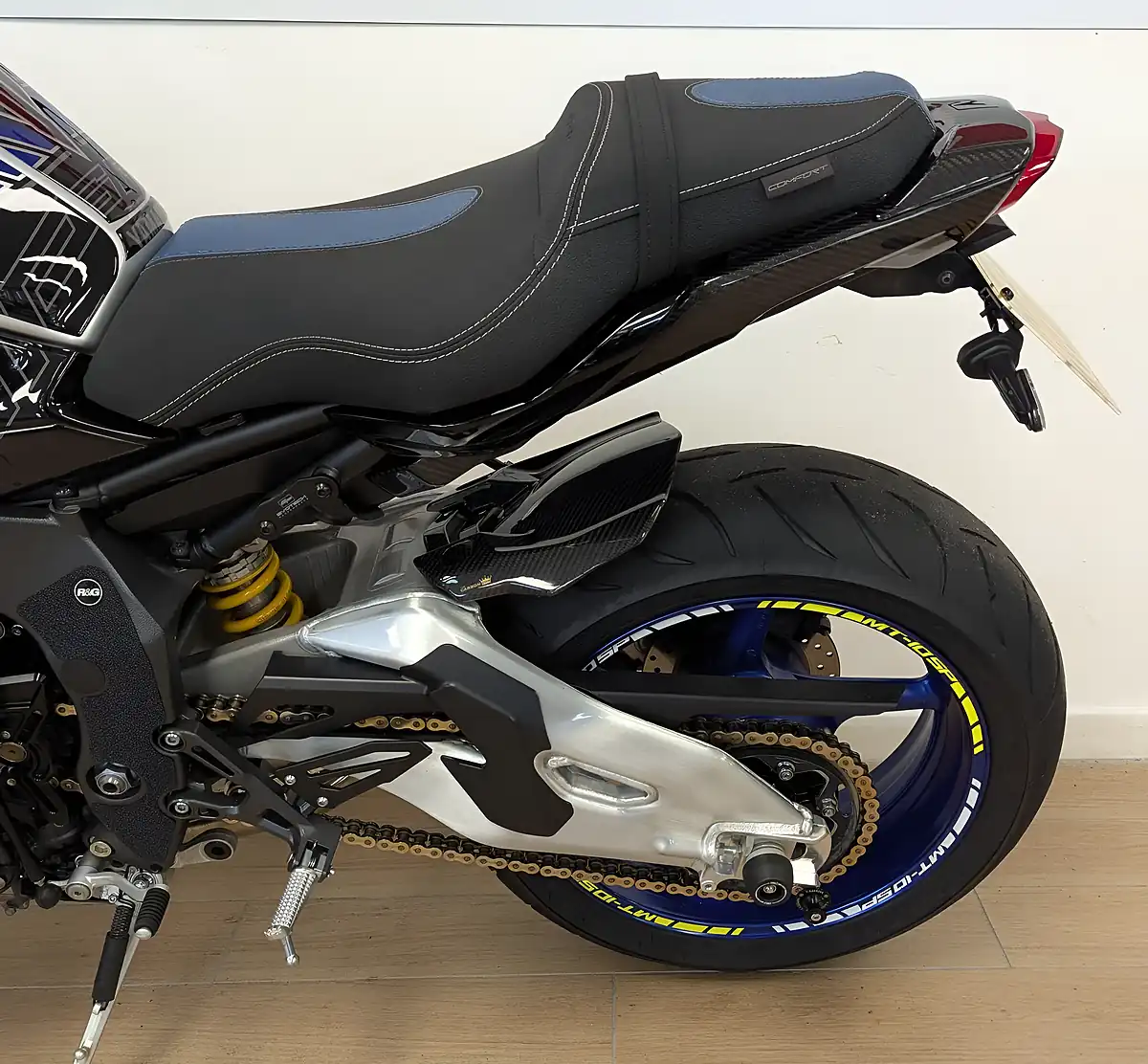 Used 2022 Yamaha MT-10 Sp Hyper-Naked Silver - Interior and Exterior details 20