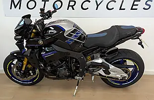 Used 2022 Yamaha MT-10 Sp Hyper-Naked Silver - Interior and Exterior details 4