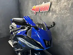 Used 2022 Yamaha R7 700 Blue - Interior and Exterior details 10
