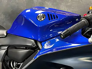 Used 2022 Yamaha R7 700 Blue - Interior and Exterior details 13