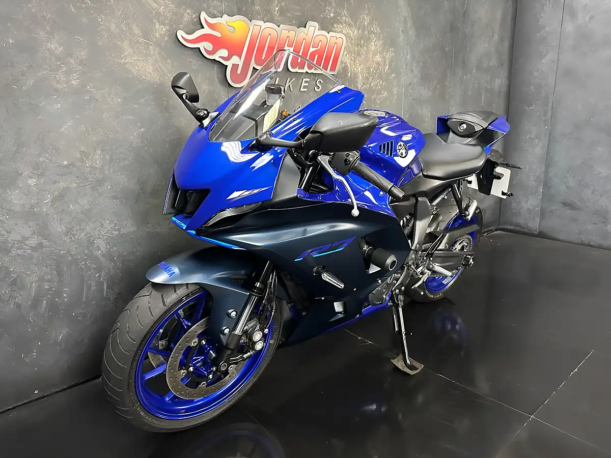 Used 2022 Yamaha R7 700 Blue - Interior and Exterior details 17