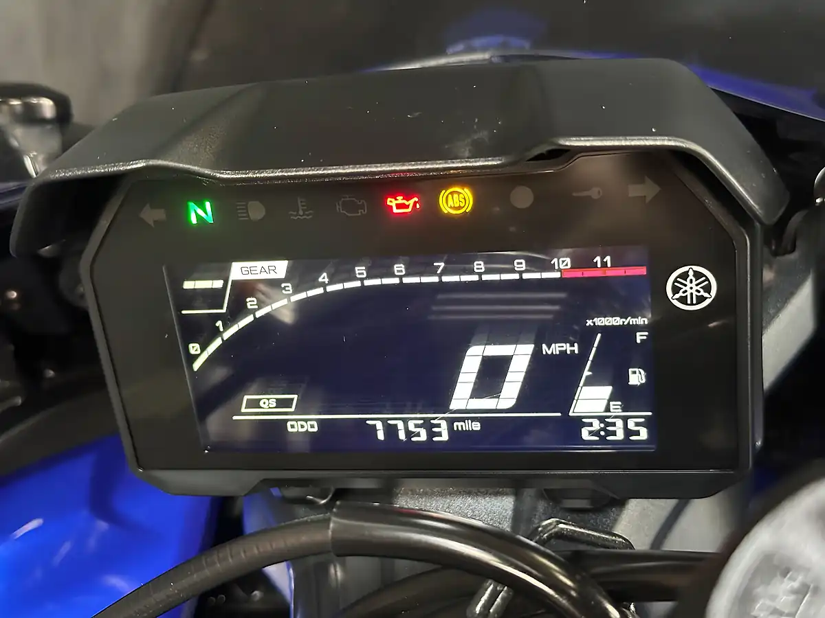 Used 2022 Yamaha R7 700 Blue - Interior and Exterior details 3