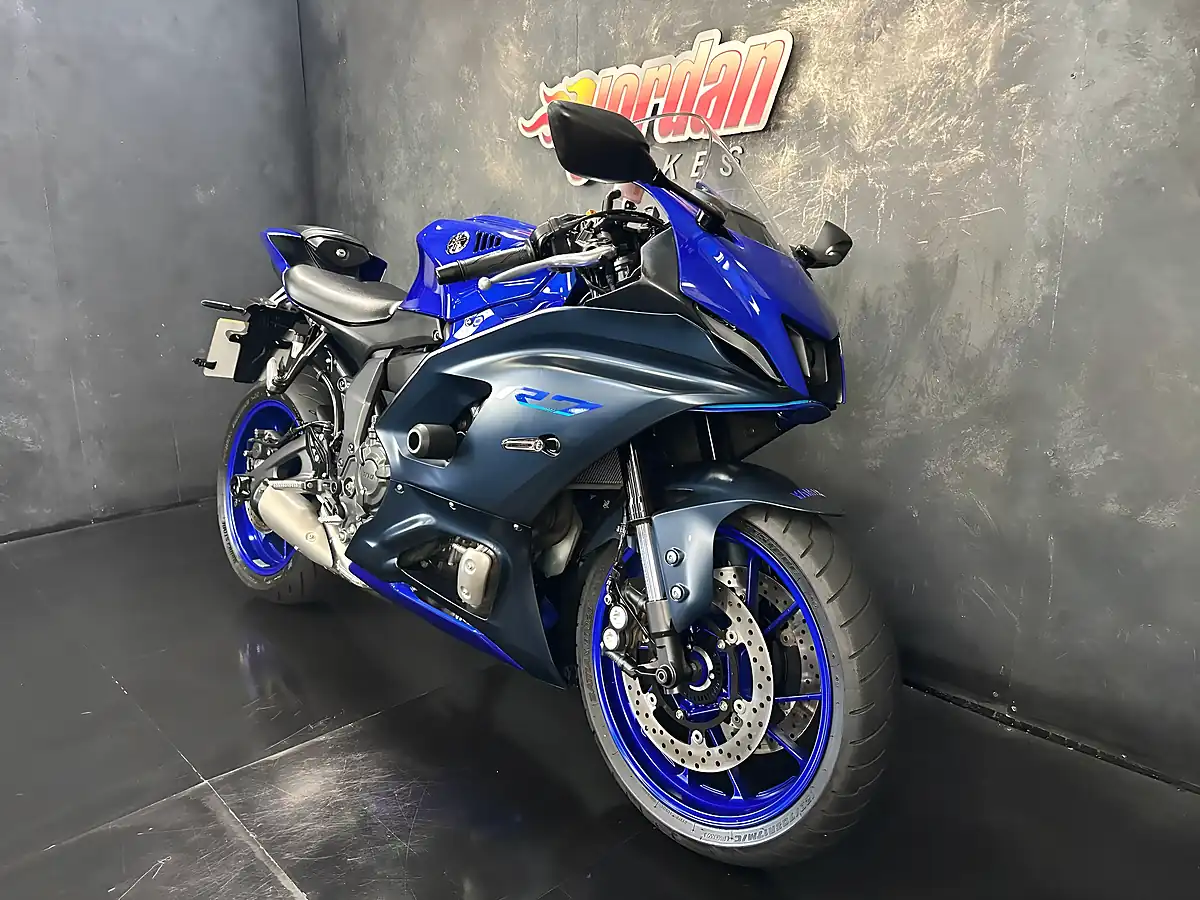Used 2022 Yamaha R7 700 Blue - Interior and Exterior details 4