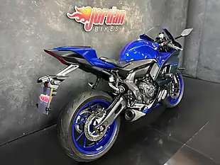 Used 2022 Yamaha R7 700 Blue - Interior and Exterior details 6