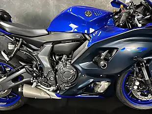 Used 2022 Yamaha R7 700 Blue - Interior and Exterior details 8