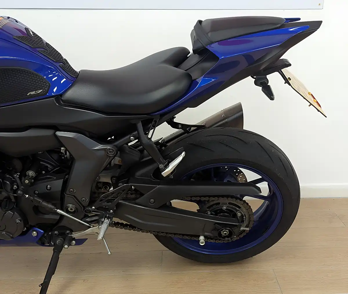 Used 2022 Yamaha R7 700 Blue - Interior and Exterior details 10