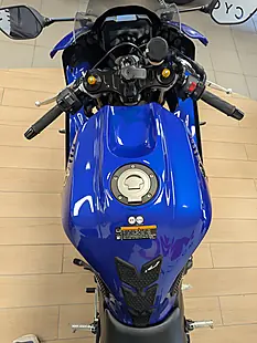 Used 2022 Yamaha R7 700 Blue - Interior and Exterior details 14