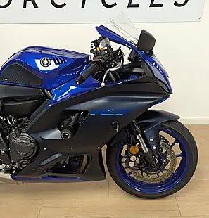 Used 2022 Yamaha R7 700 Blue - Interior and Exterior details 17