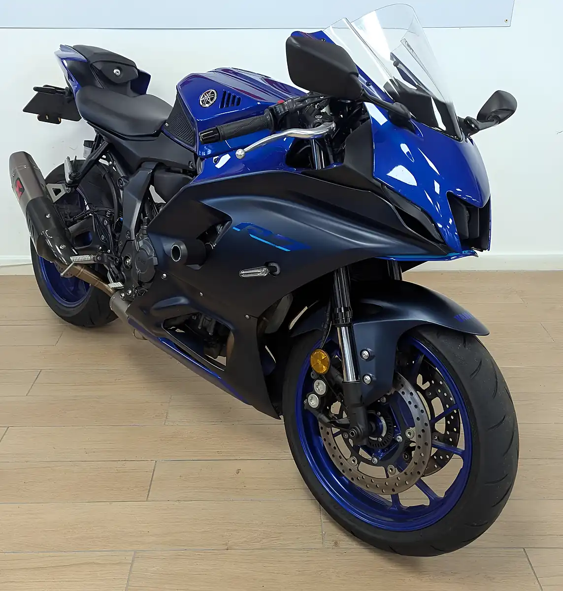 Used 2022 Yamaha R7 700 Blue - Interior and Exterior details 2