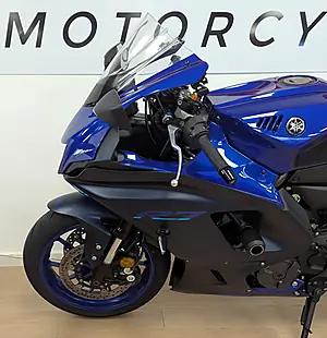 Used 2022 Yamaha R7 700 Blue - Interior and Exterior details 8