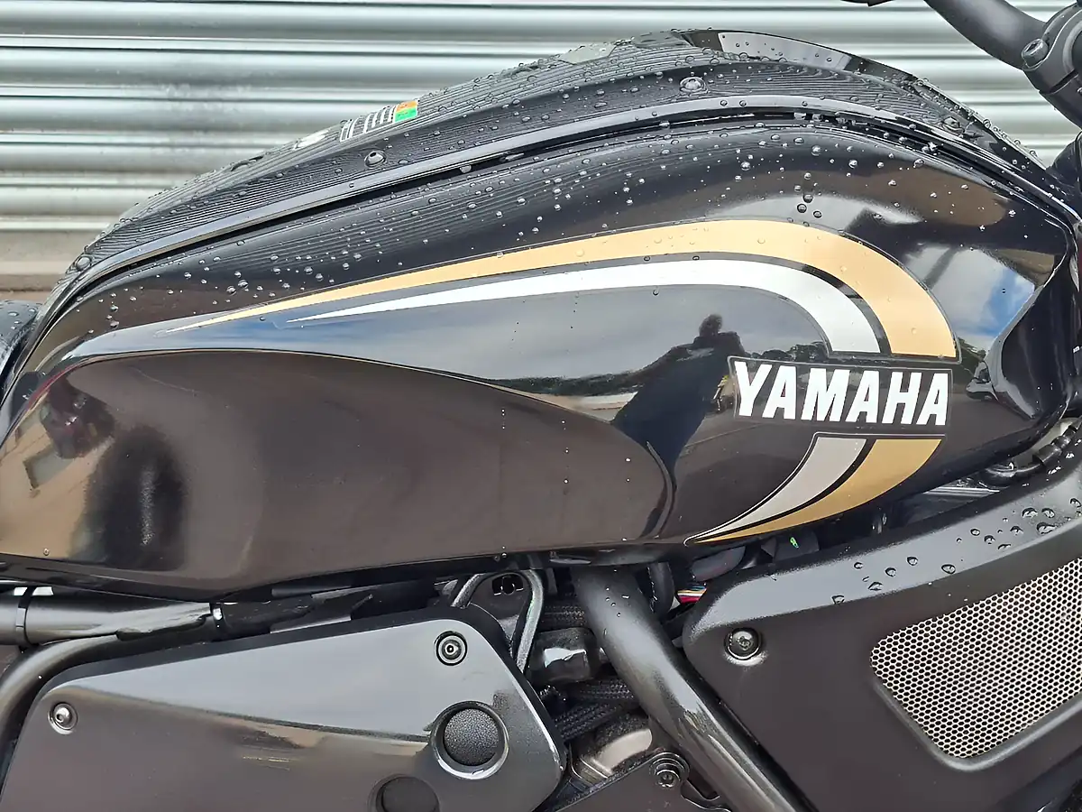 Used 2022 Yamaha Xs Black - Interior and Exterior details 12