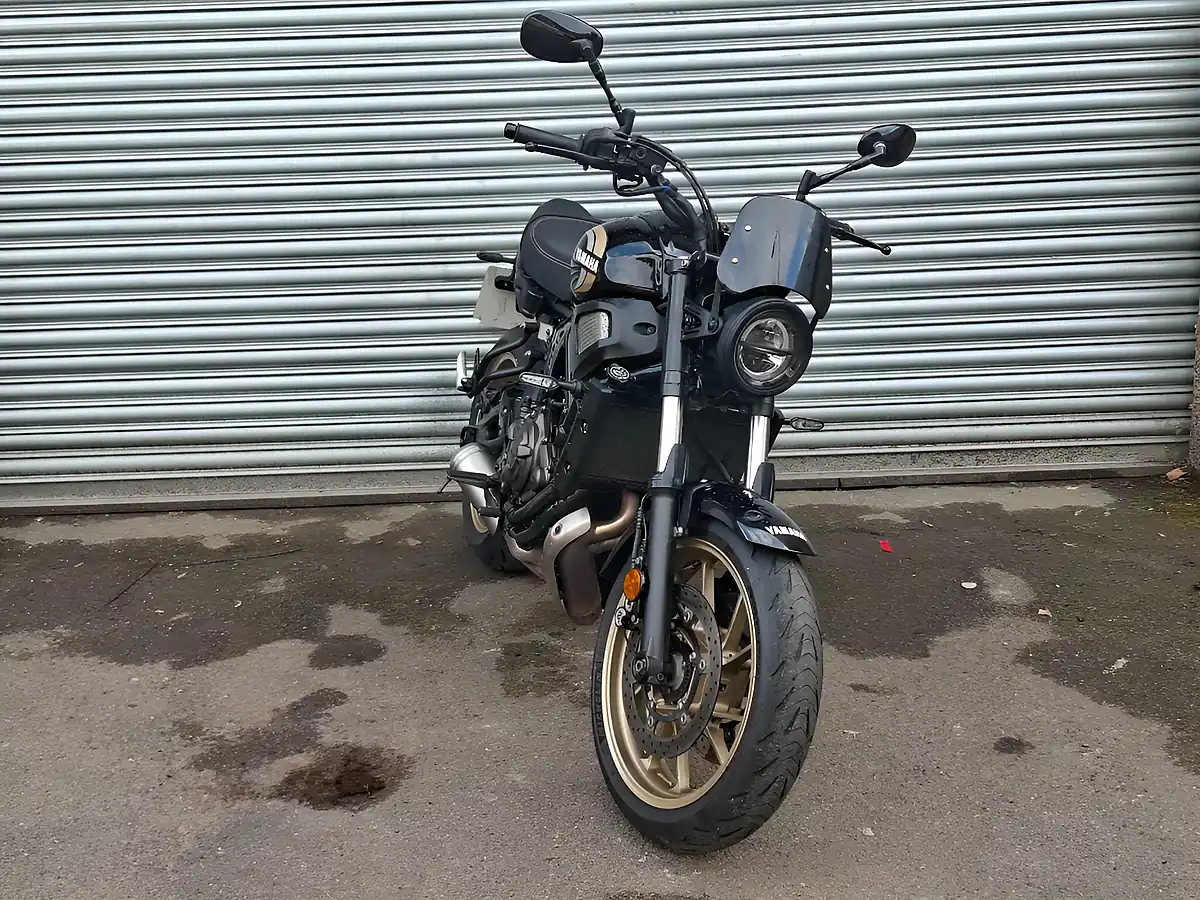 Used 2022 Yamaha Xs Black - Interior and Exterior details 2