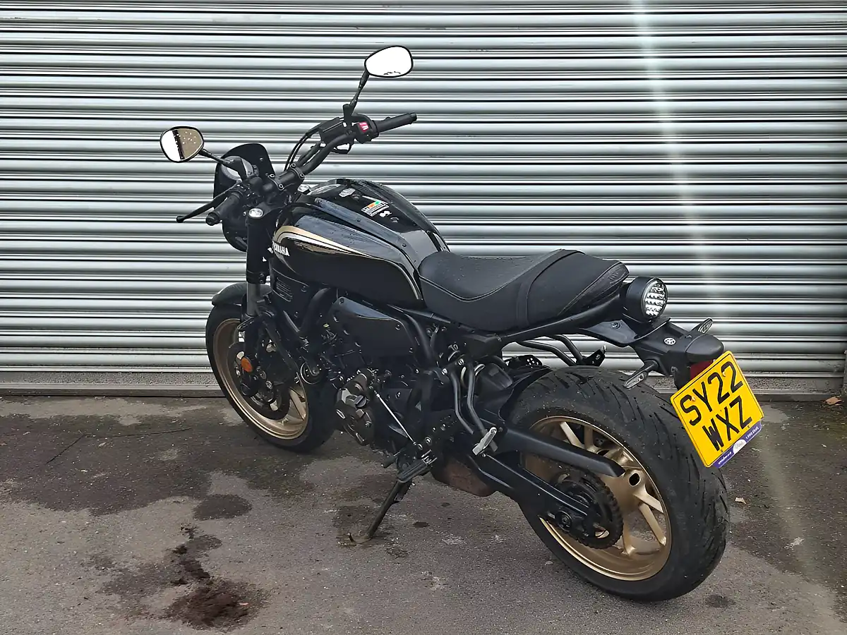Used 2022 Yamaha Xs Black - Interior and Exterior details 7