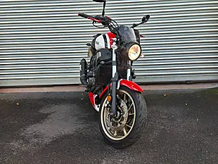 Used 2022 Yamaha Xs White - Interior and Exterior details 2