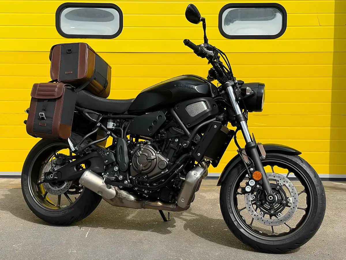 Used 2022 Yamaha XSR700 Black - Front View
