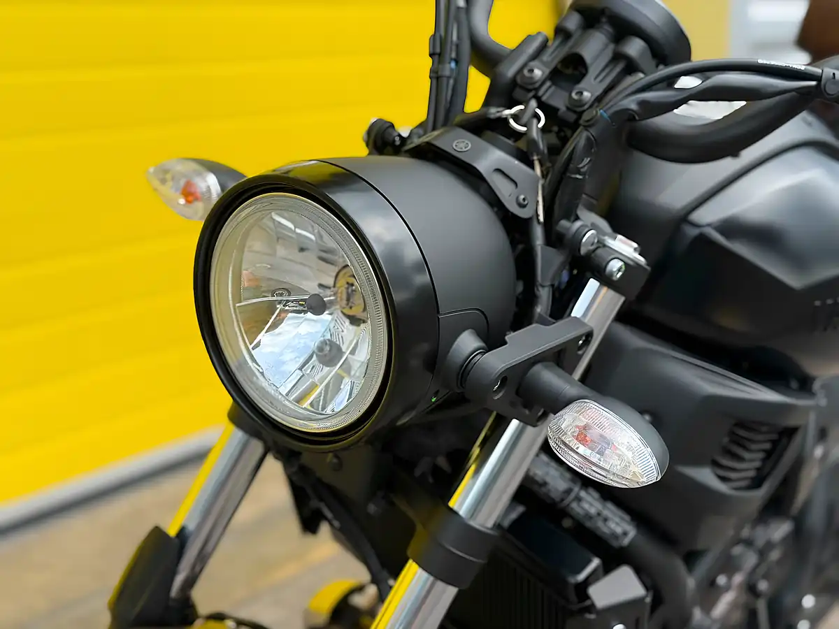 Used 2022 Yamaha XSR700 Black - Interior and Exterior details 12