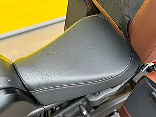Used 2022 Yamaha XSR700 Black - Interior and Exterior details 14