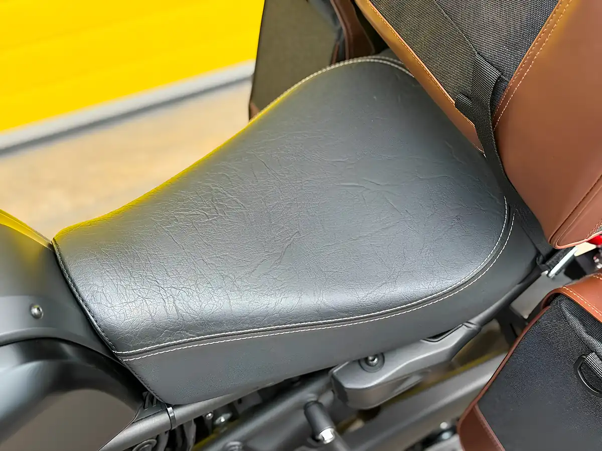 Used 2022 Yamaha XSR700 Black - Interior and Exterior details 14