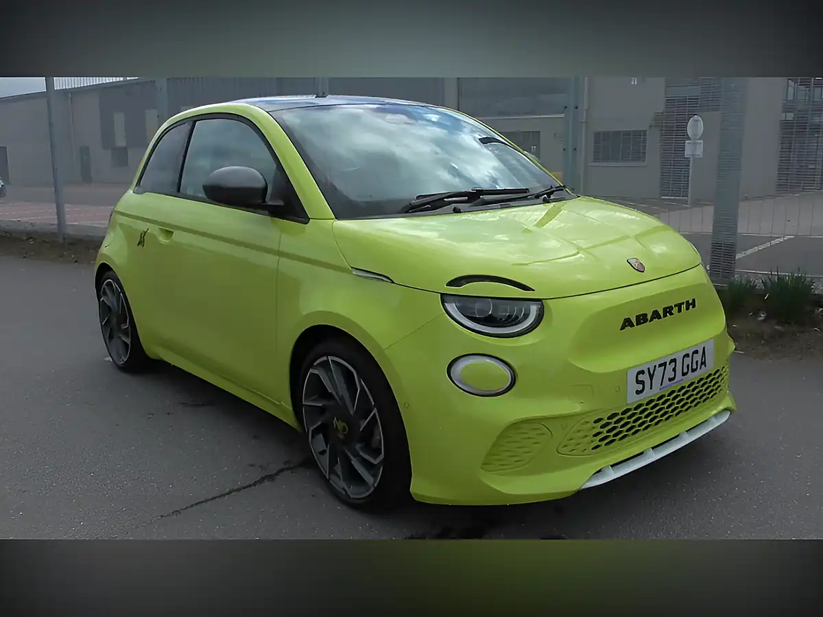 Used 2023 Abarth 595 Turismo Green - Interior and Exterior details 4