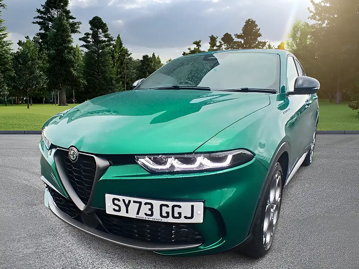 Used 2023 Alfa Romeo Tonale Speciale Montreal Green - Front View
