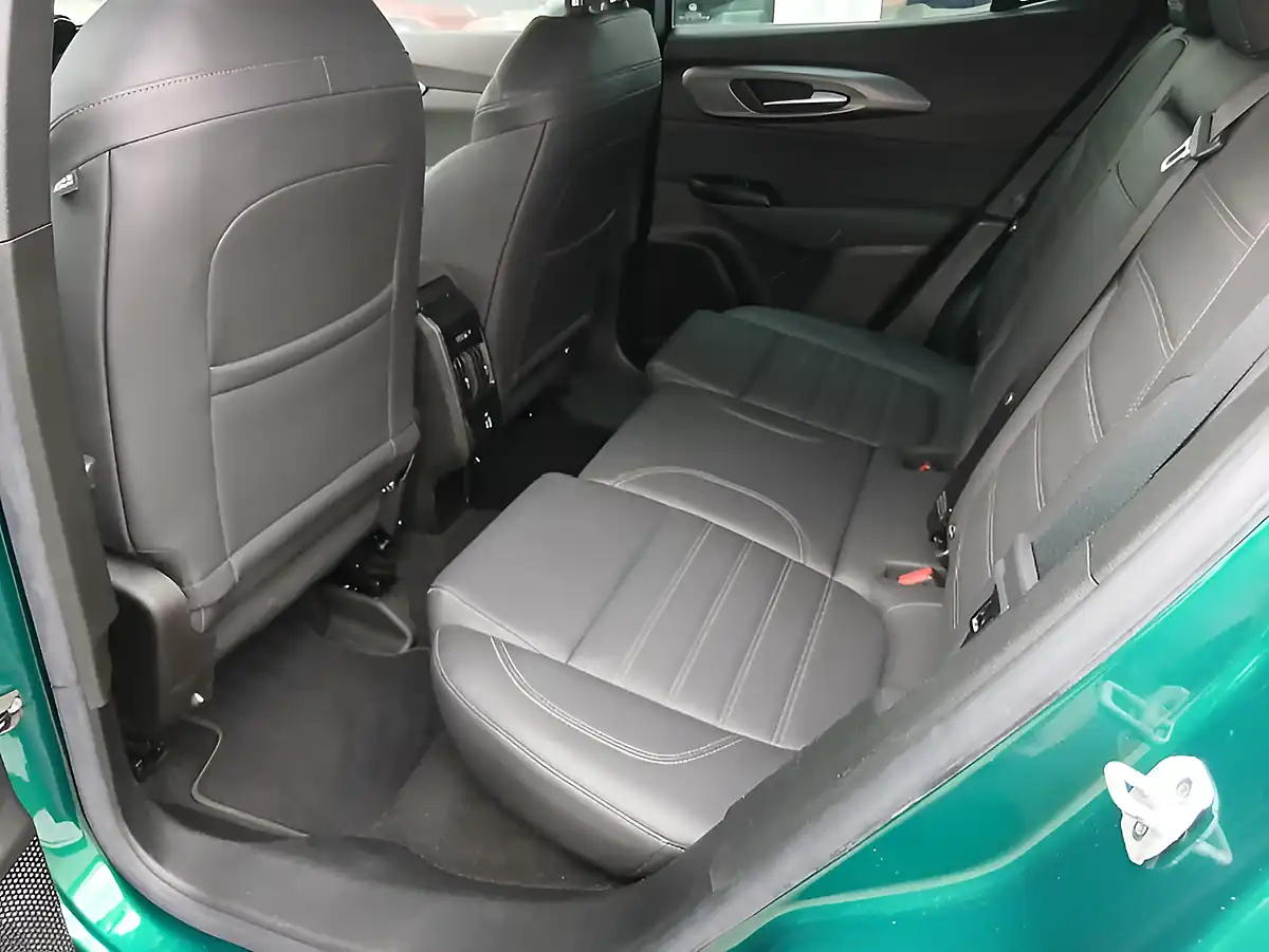 Used 2023 Alfa Romeo Tonale Speciale Montreal Green - Interior and Exterior details 11