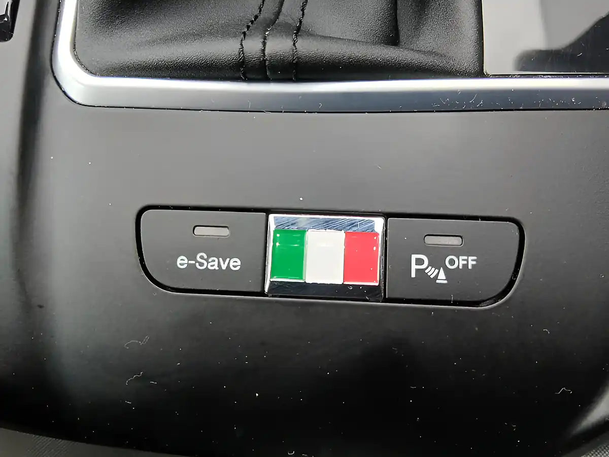 Used 2023 Alfa Romeo Tonale Speciale Montreal Green - Interior and Exterior details 13