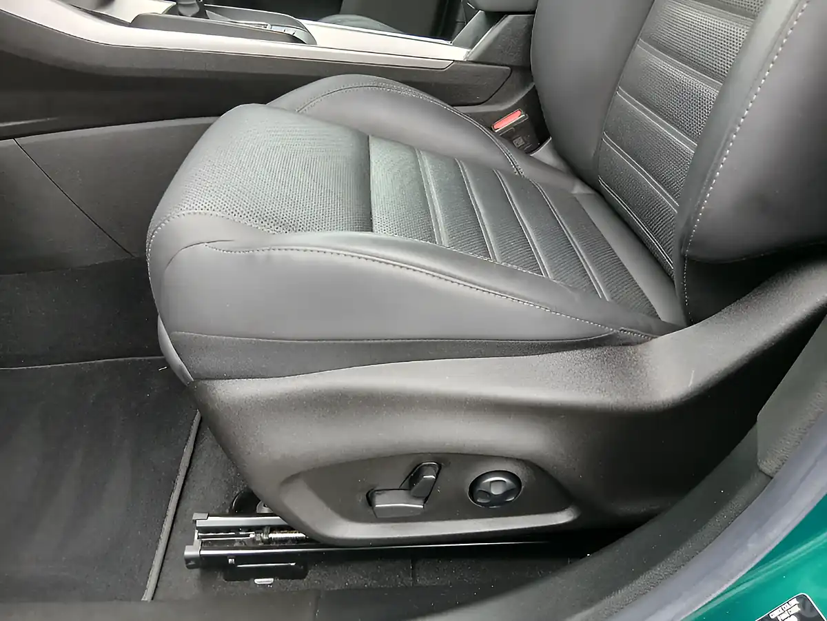 Used 2023 Alfa Romeo Tonale Speciale Montreal Green - Interior and Exterior details 18