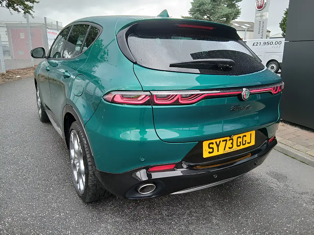 Used 2023 Alfa Romeo Tonale Speciale Montreal Green - Interior and Exterior details 6