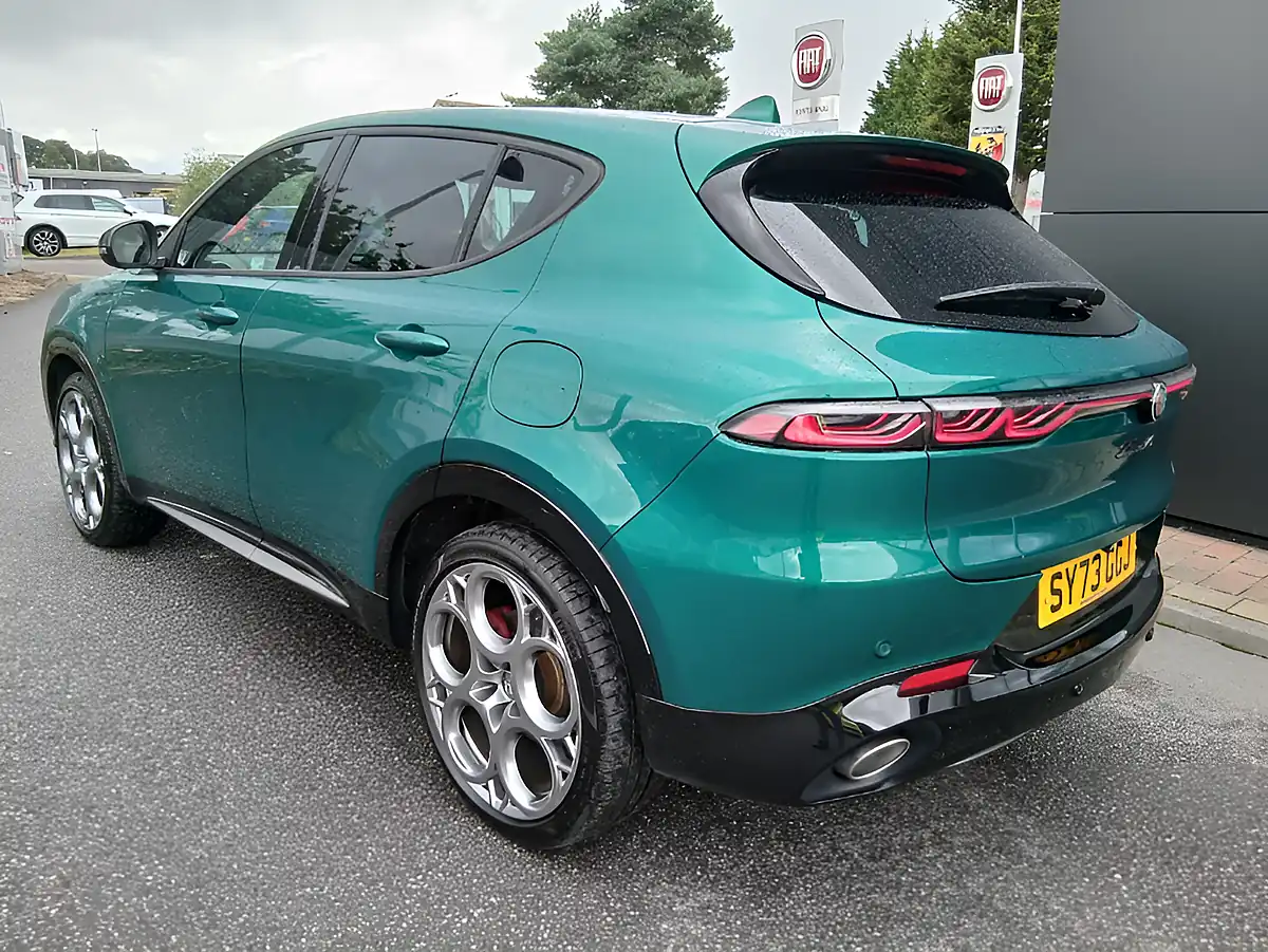 Used 2023 Alfa Romeo Tonale Speciale Montreal Green - Interior and Exterior details 8