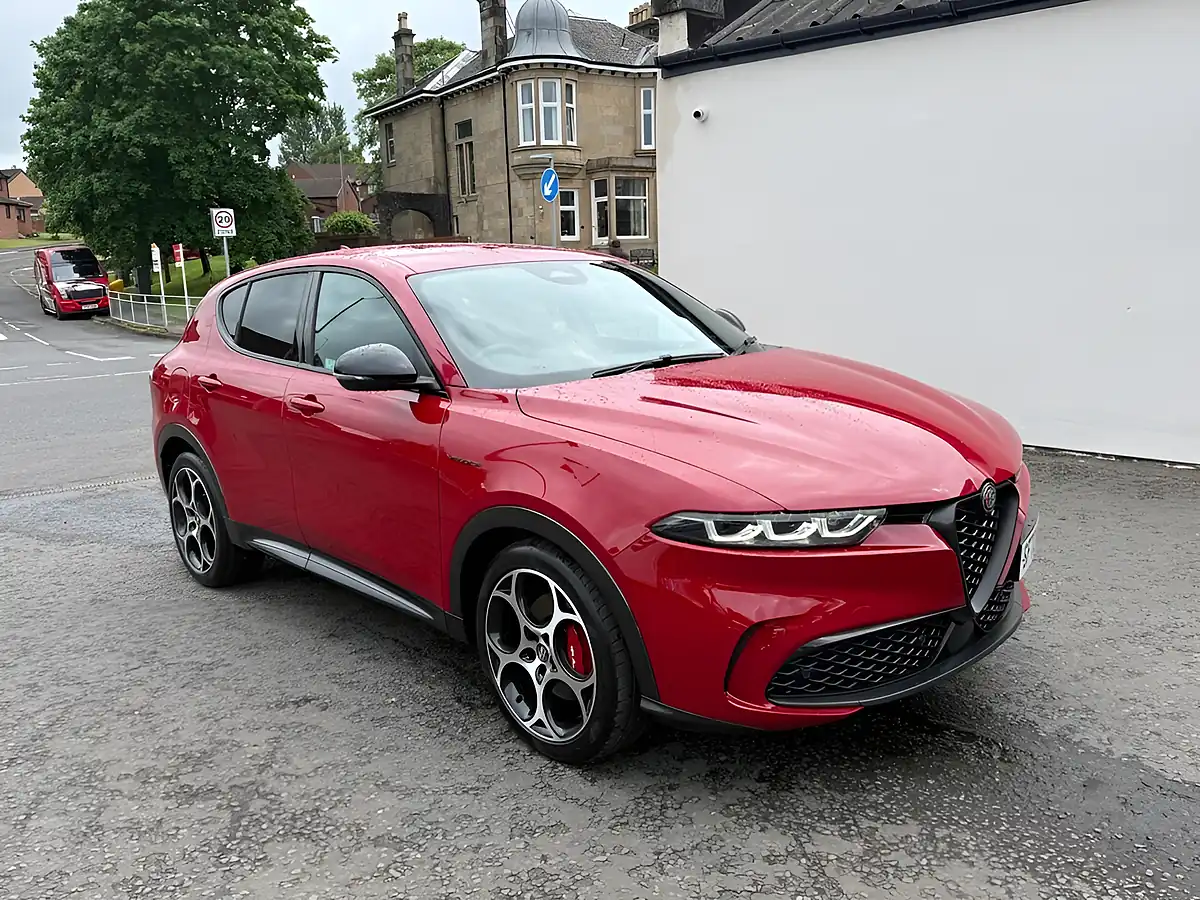 Used 2023 Alfa Romeo Tonale Veloce Red - Interior and Exterior details 11