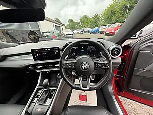Used 2023 Alfa Romeo Tonale Veloce Red - Interior and Exterior details 14