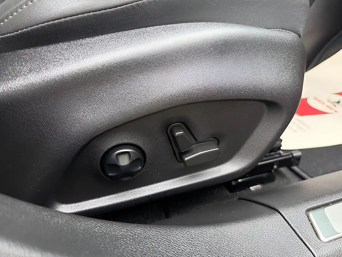 Used 2023 Alfa Romeo Tonale Veloce Red - Interior and Exterior details 18