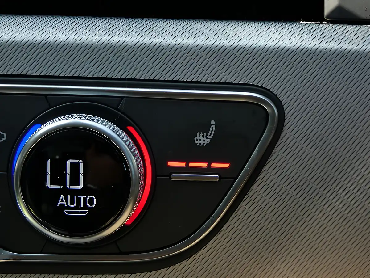 Used 2023 Audi A4 Avant Technik Brilliant Black - Interior and Exterior details 3