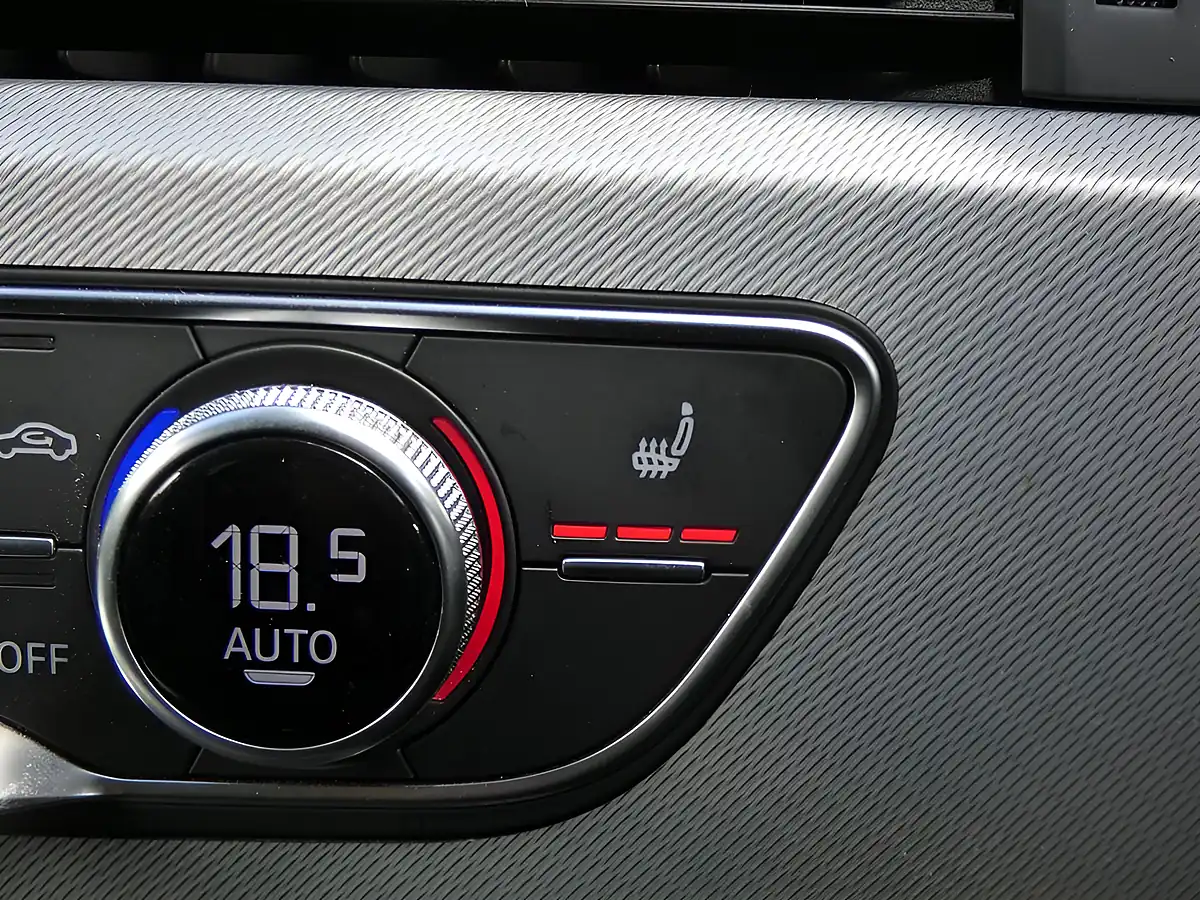 Used 2023 Audi A4 Technik Brilliant Black - Interior and Exterior details 4
