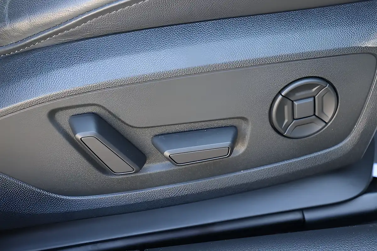 Used 2023 Audi A6 Avant Black Edition Mythos Black - Interior and Exterior details 9