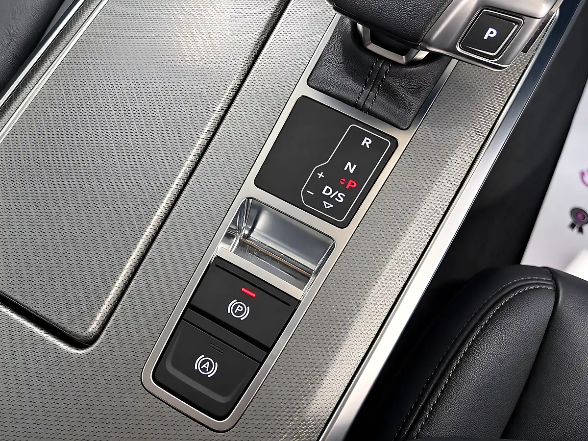 Used 2023 Audi A6 Avant Sport Grey - Interior and Exterior details 18