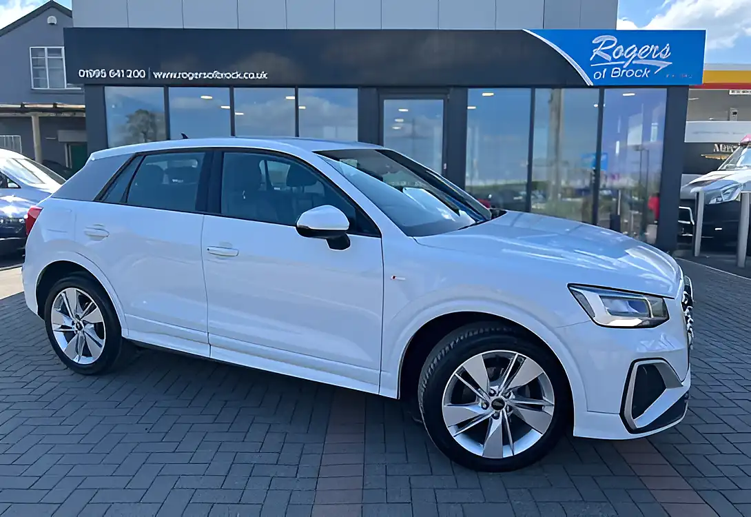 Used 2023 Audi Q2 S Line Glacier White - Front View