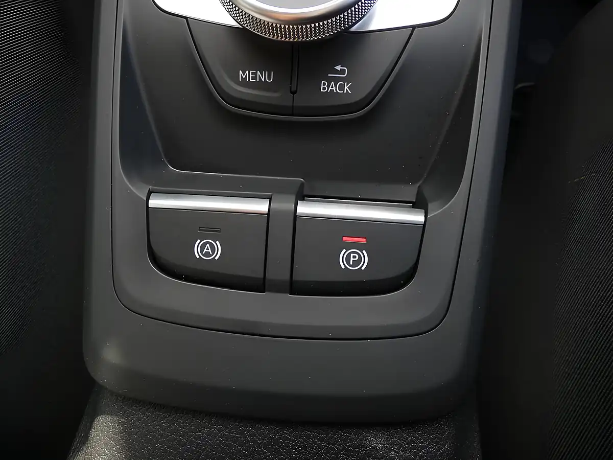 Used 2023 Audi Q2 Technik Ibis White - Interior and Exterior details 14