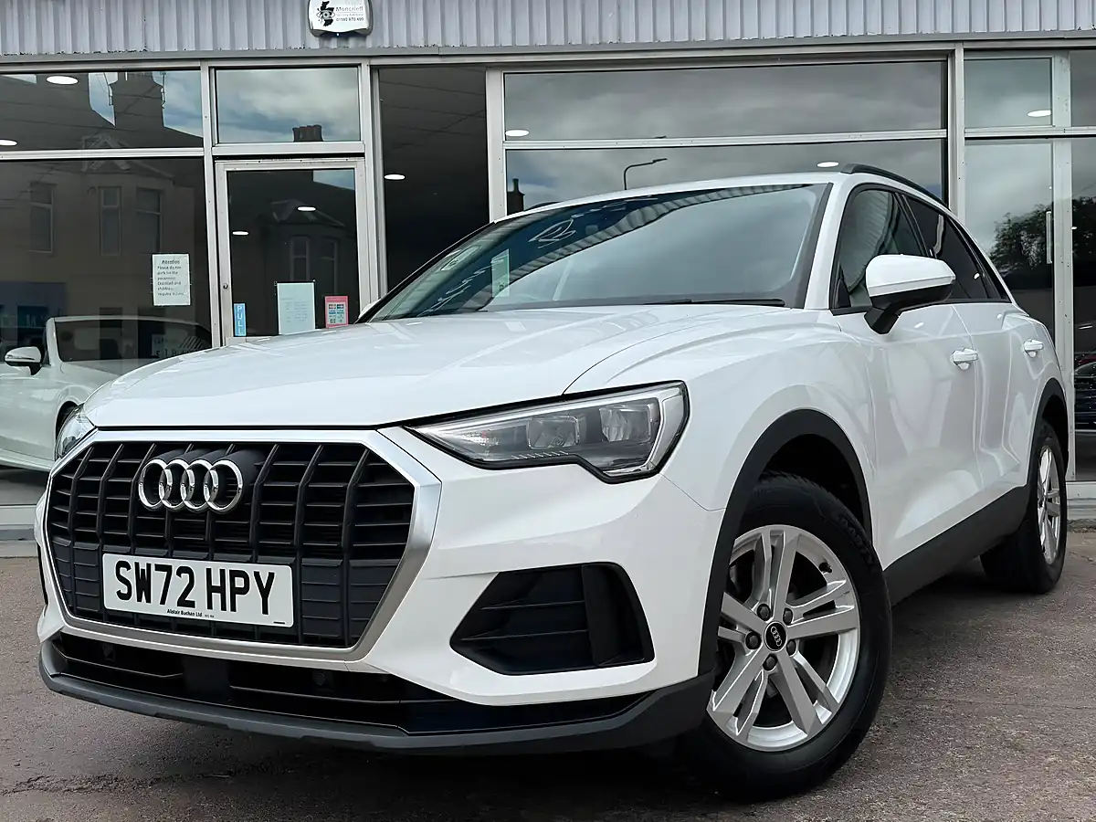 Used 2023 Audi Q3 Technik White - Front View