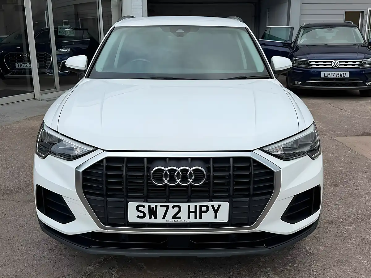 Used 2023 Audi Q3 Technik White - Interior and Exterior details 3
