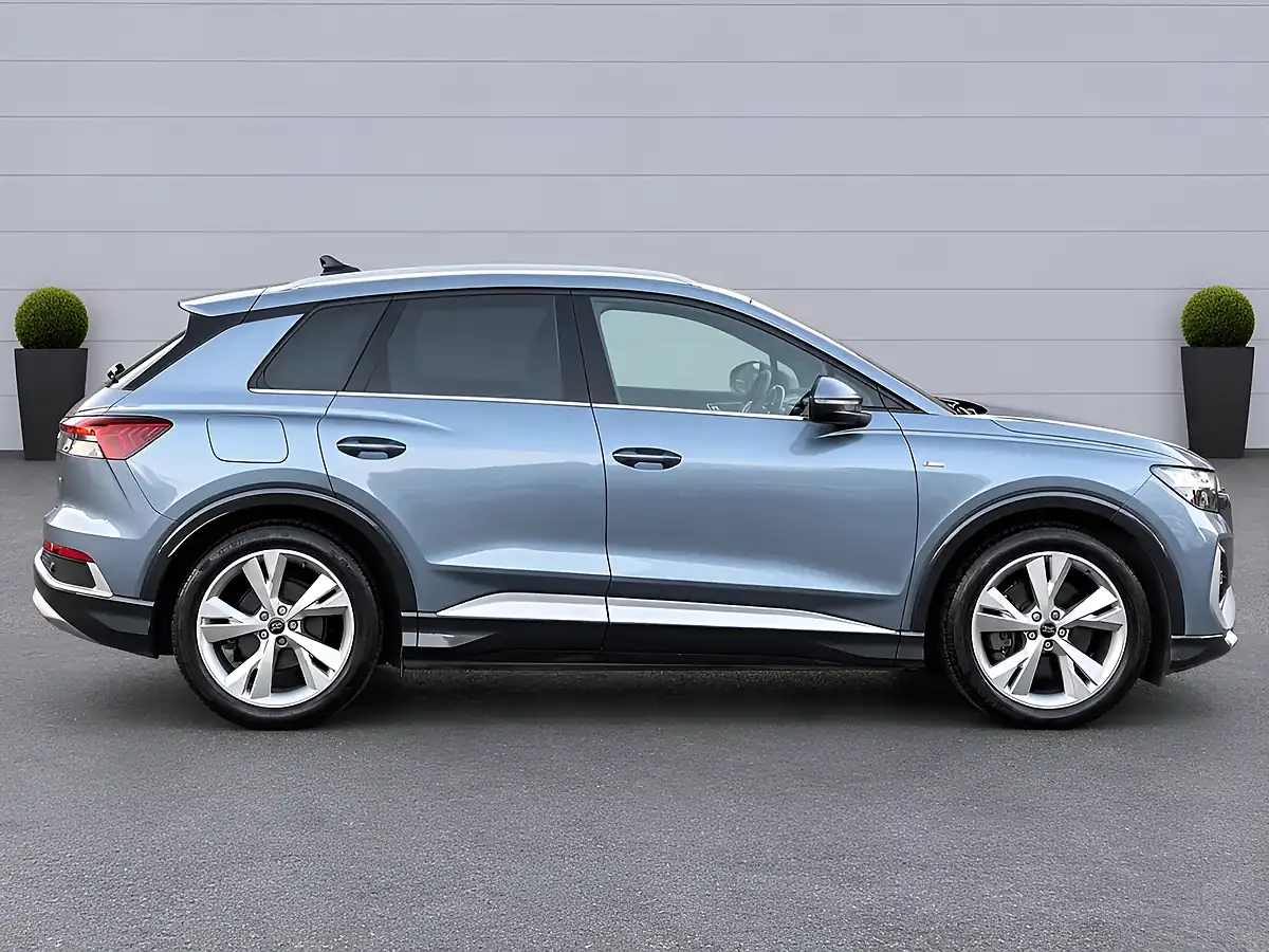 Used 2023 Audi Q4 E-Tron S Line Blue - Interior and Exterior details 12