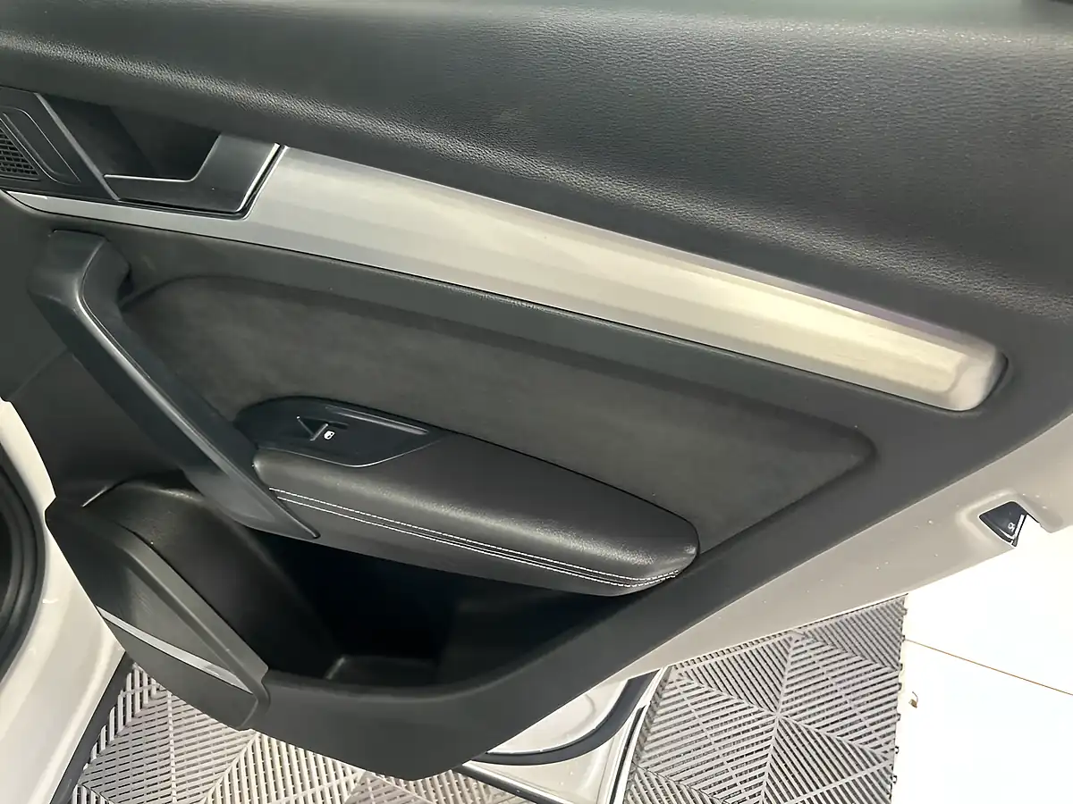 Used 2023 Audi Q5 Competition White - Interior and Exterior details 16