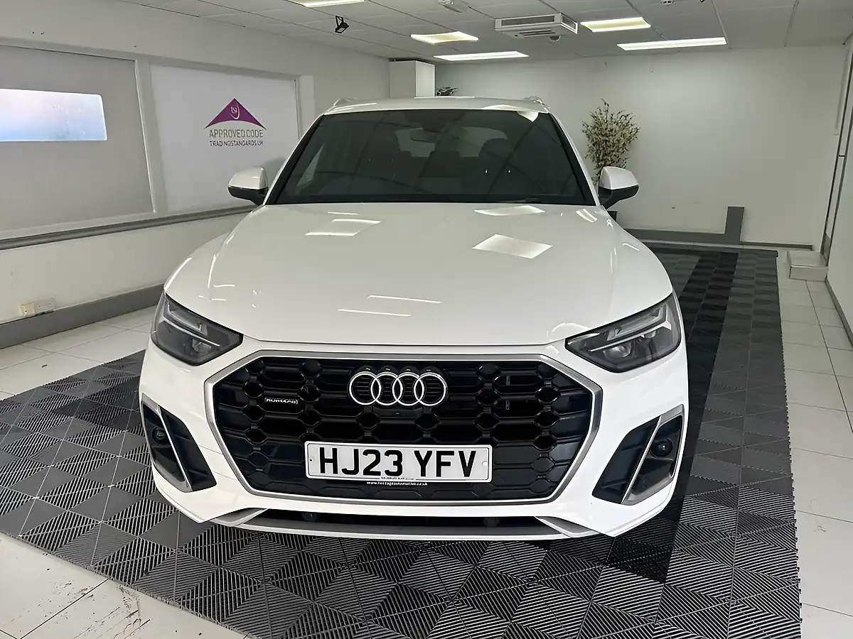 Used 2023 Audi Q5 Competition White - Interior and Exterior details 2