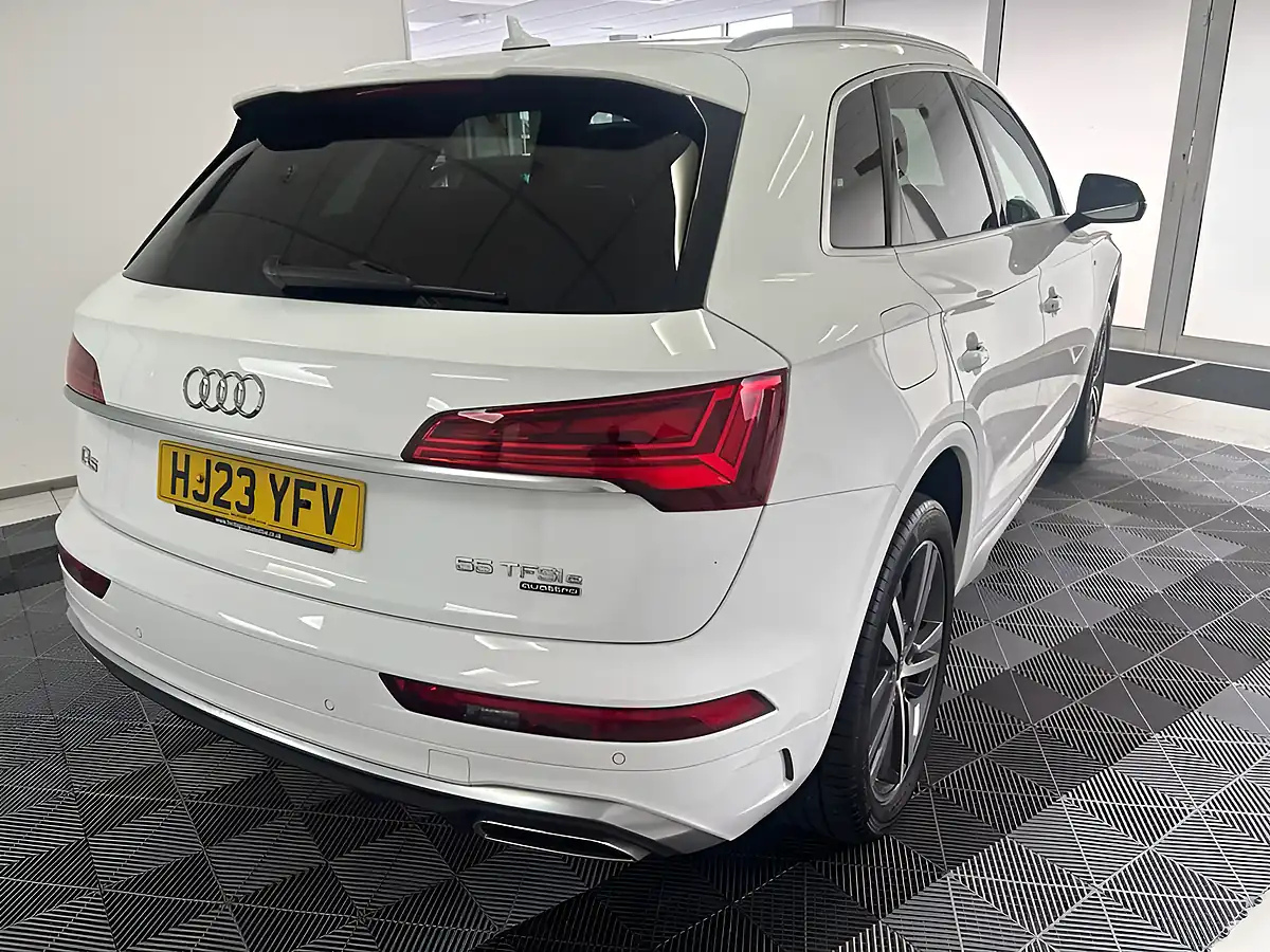 Used 2023 Audi Q5 Competition White - Interior and Exterior details 6
